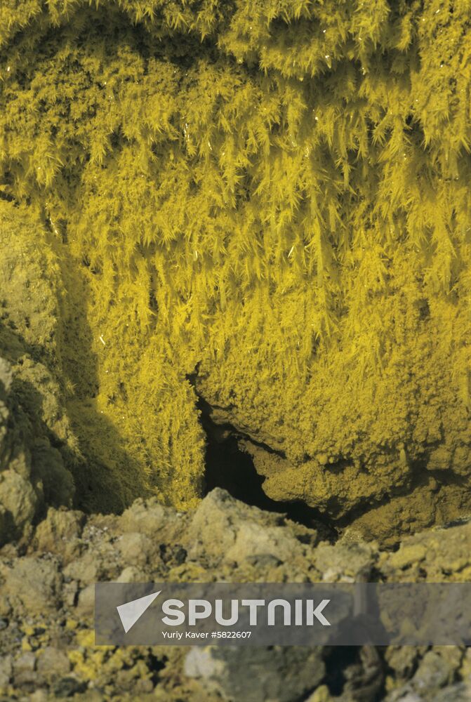 Crystals formed from sulfur vapors