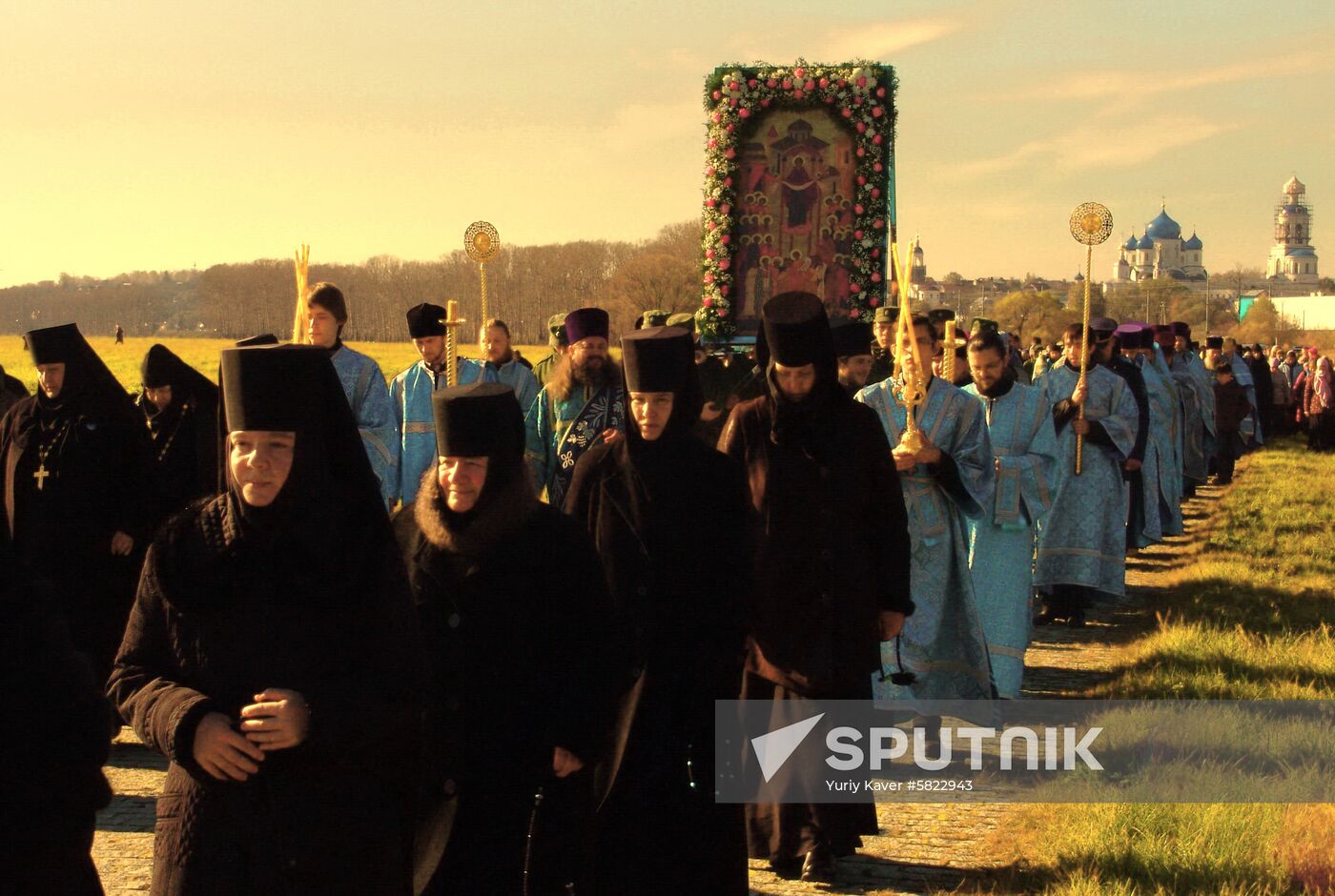Religious procession at Church of the Intercession on the Nerl