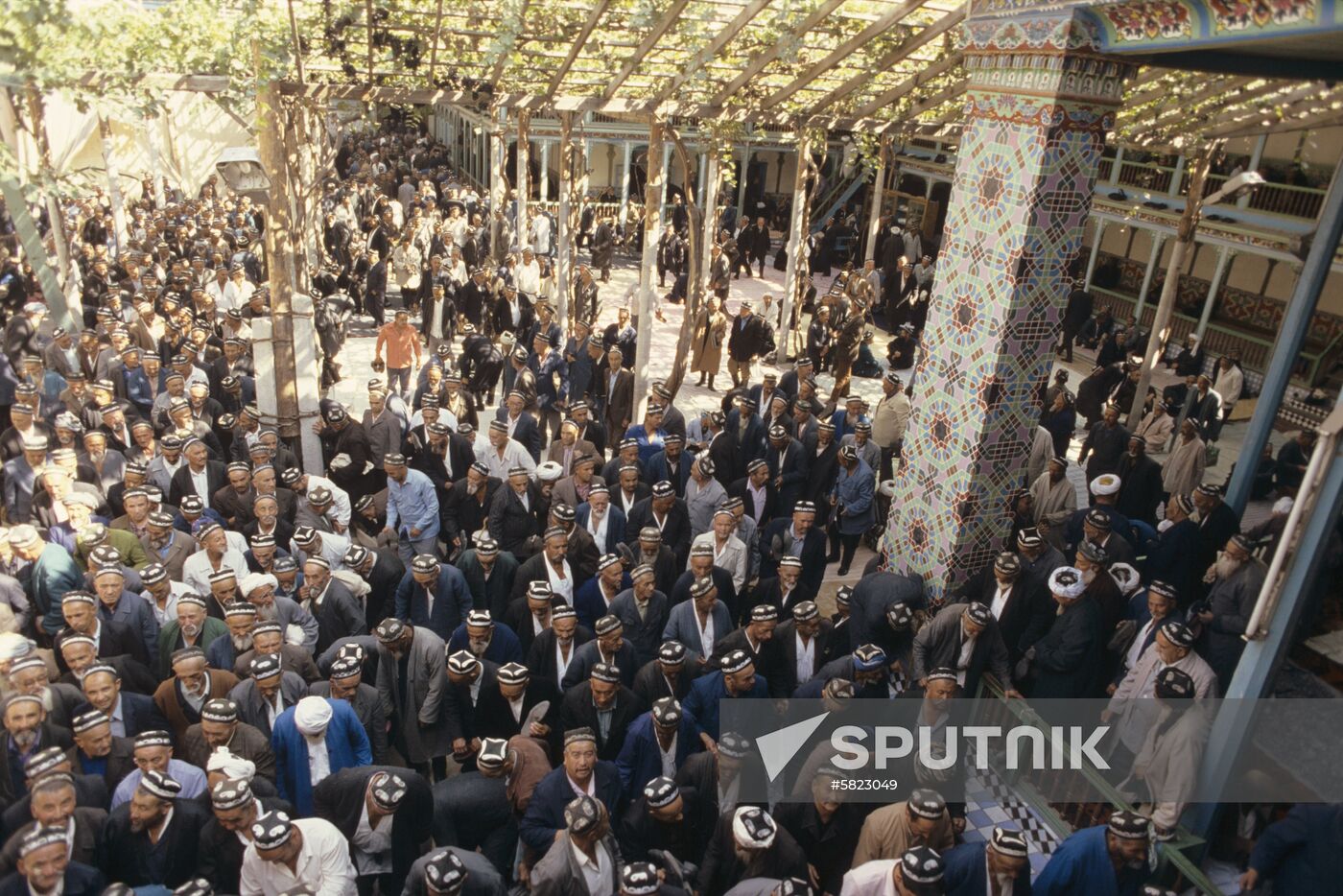 Friday prayer at congregational mosque in Leninabad
