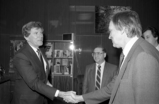 Valentin Falin and Gary Hart