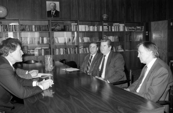 Valentin Falin and Gary Hart