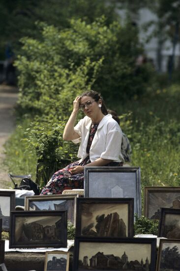 Art exhibition in Izmailovo Park