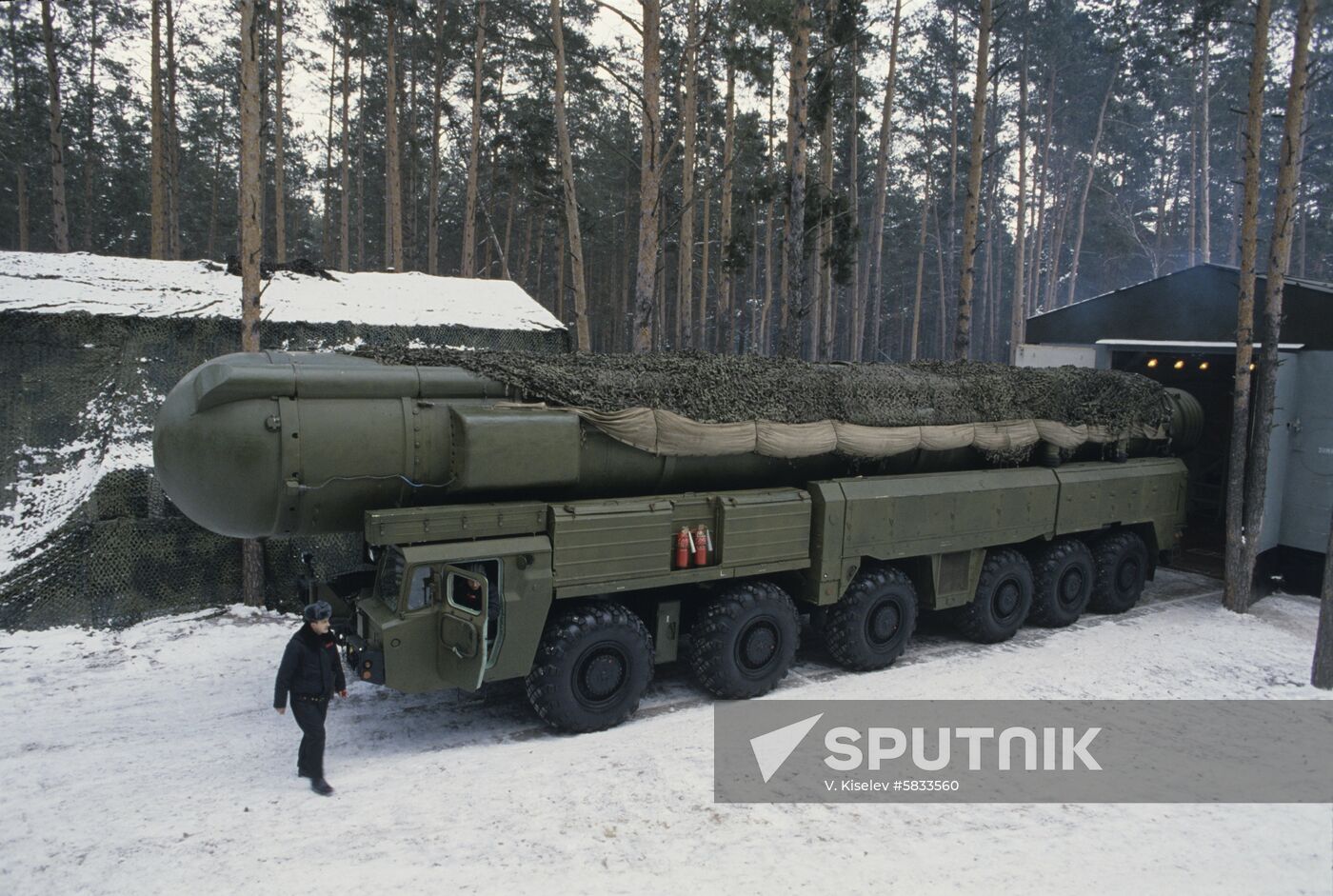 RSD-10 / SS-20 Saber missile launcher