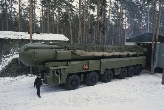 RSD-10 / SS-20 Saber missile launcher