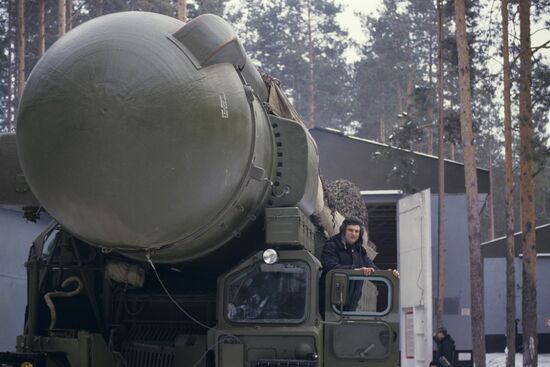 RSD-10 / SS-20 Saber missile launcher