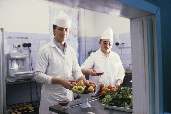 On Fontanka cooperative restaurant in Leningrad