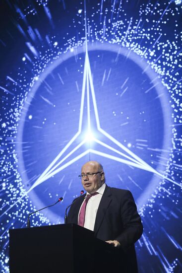 Russia Mercedes-Benz