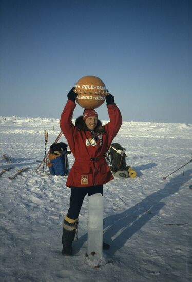 USSR - North Pole - Canada international ski expedition