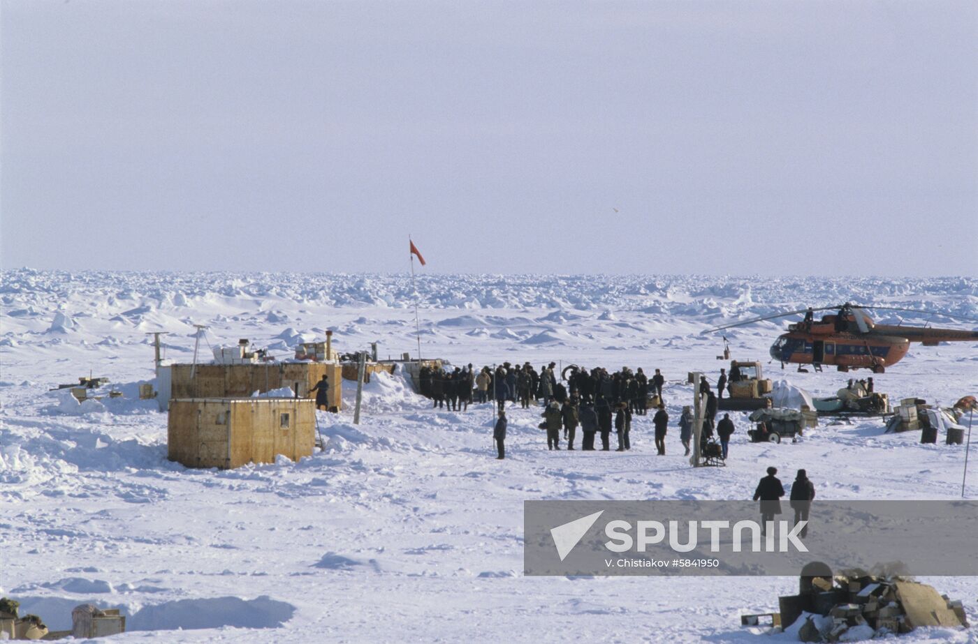 Siberia nuclear icebreaker's high-latitude Arctic expedition