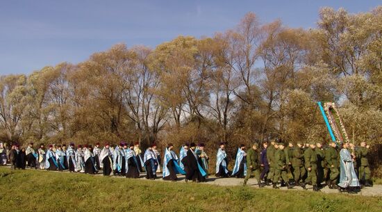 Cross procession in Church of the Intercession on the Nerl