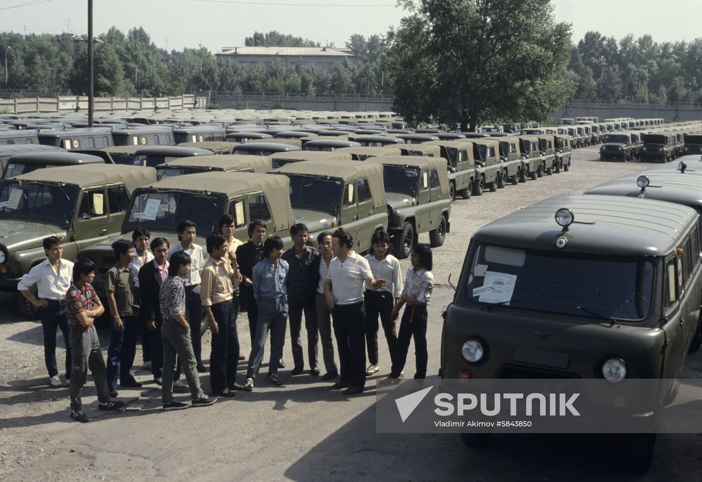 Vietnamese workers of Ulyanovsk Automobile Plant