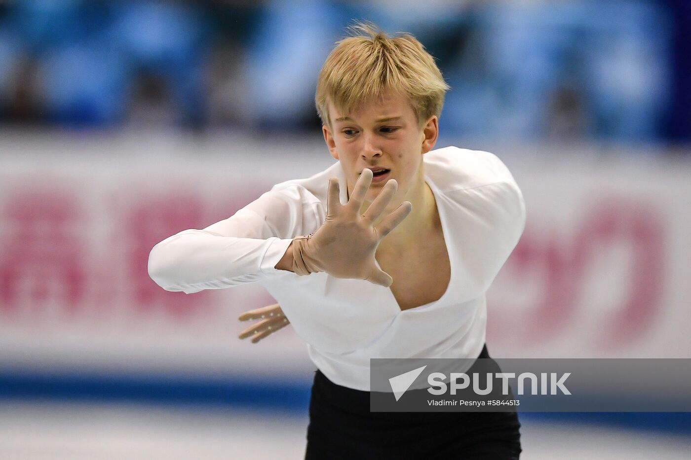 Italy's Daniel Grassl skates his short programme at the World Team Trophy figure skating competition in Fukuoka, Japan. Location: Japan, Fukuoka. Author: Vladimir Pesnya/Sputnik. Japan Figure Skating Team Worlds Men