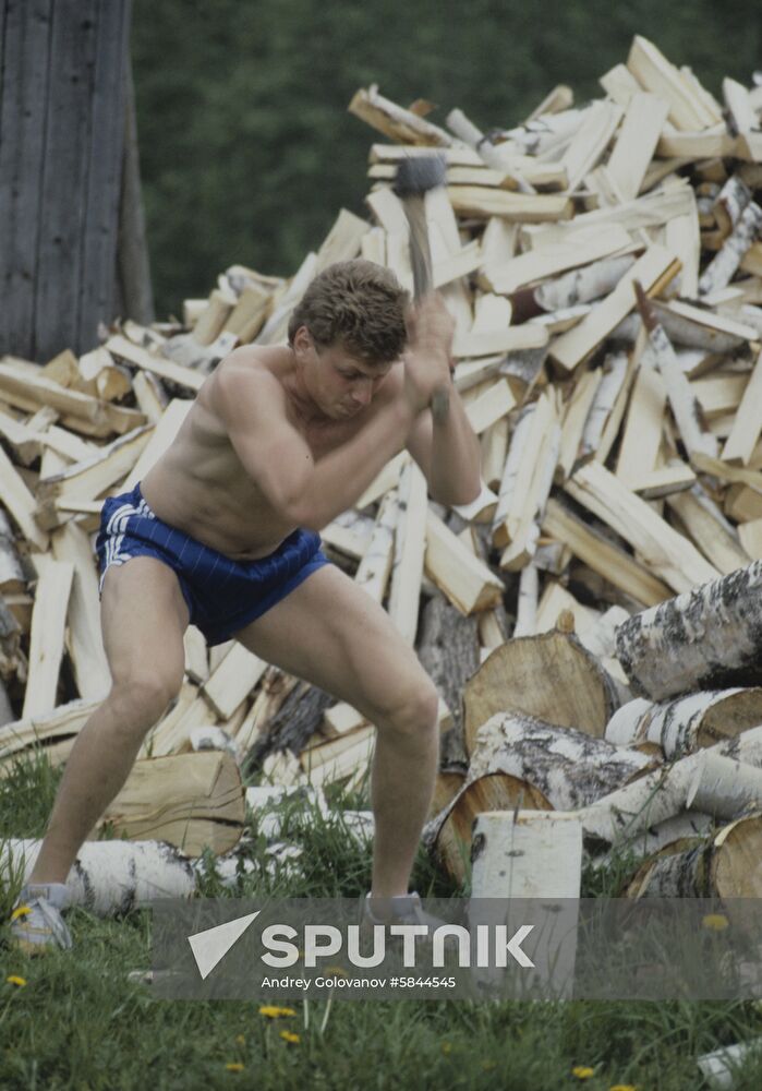 Soviet speedskater Nikolai Gulyayev