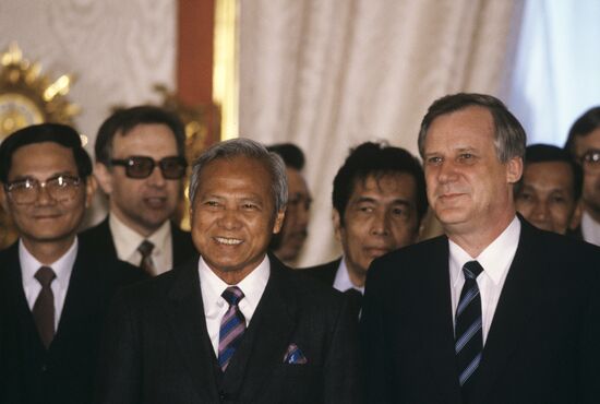 Thai Prime Minister Prem Tinsulanonda visits USSR