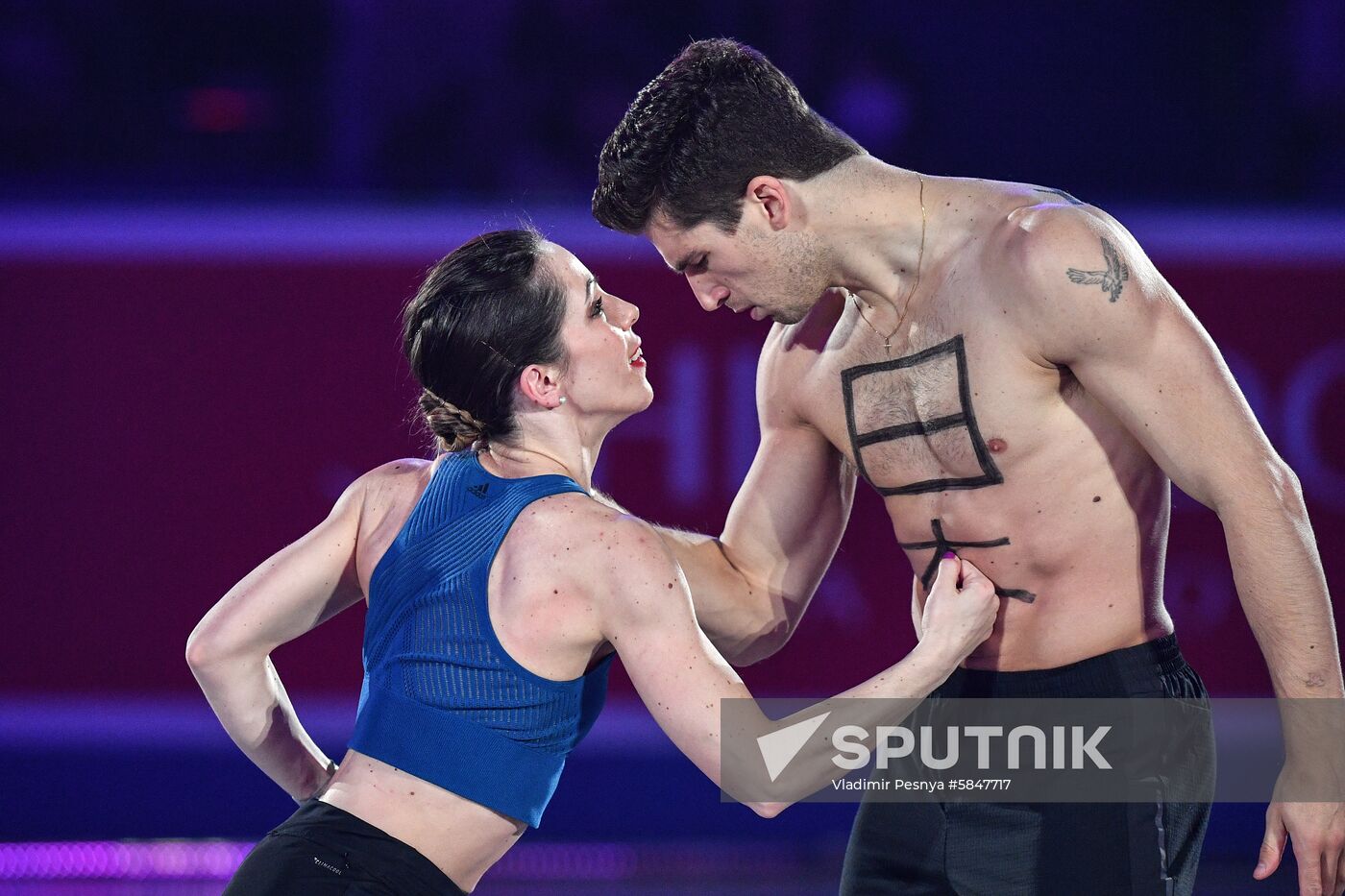 Italy's Nicole Della Monica and Matteo Guarise perform during the gala exhibition at the World Team Trophy figure skating competition in Fukuoka, Japan. Location: Japan, Fukuoka. Author: Vladimir Pesnya/Sputnik. Japan Figure Skating Team Worlds Gala Exhibition