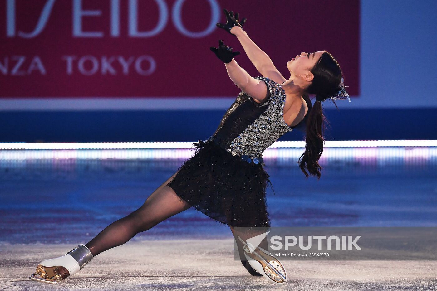 Japan's Kihira Rika performs during the gala exhibition at the World Team Trophy figure skating competition in Fukuoka, Japan. Location: Japan, Fukuoka. Author: Vladimir Pesnya/Sputnik. Japan Figure Skating Team Worlds Gala Exhibition