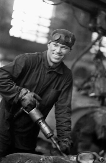 Uralmash worker Viktor Gordeyev