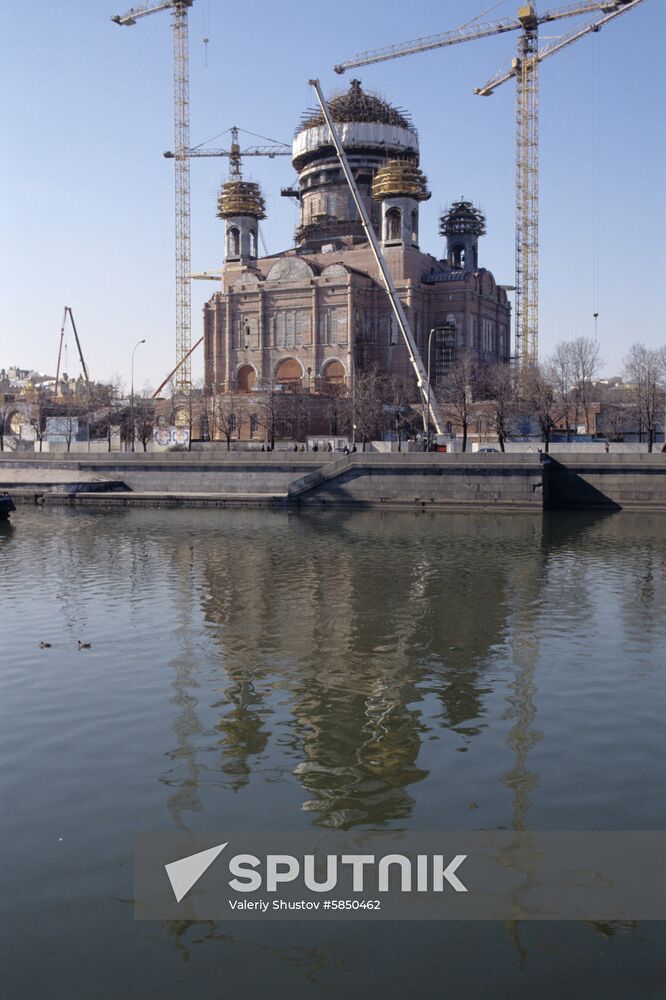 Building Christ Savior Cathedral in Moscow