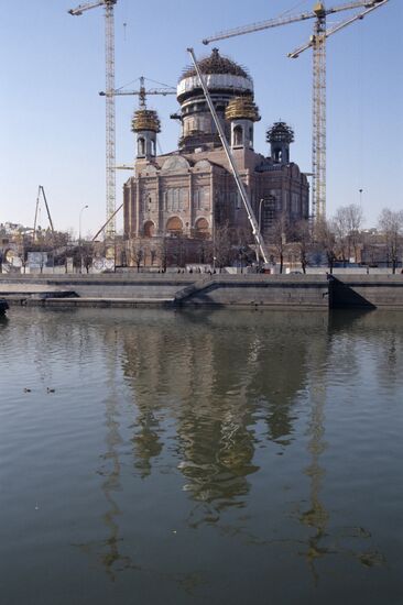 Building Christ Savior Cathedral in Moscow