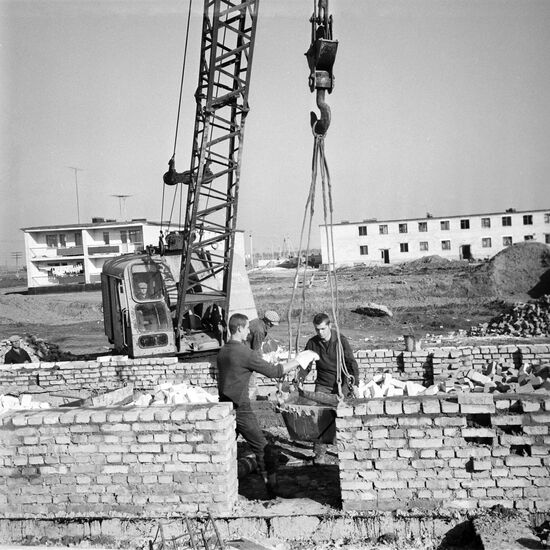 Building new residential houses in Kakhovka