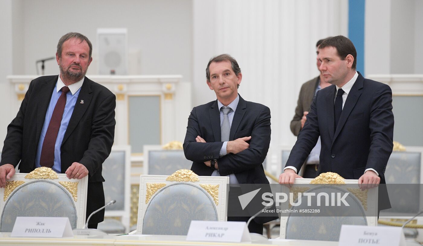 Russia France Business