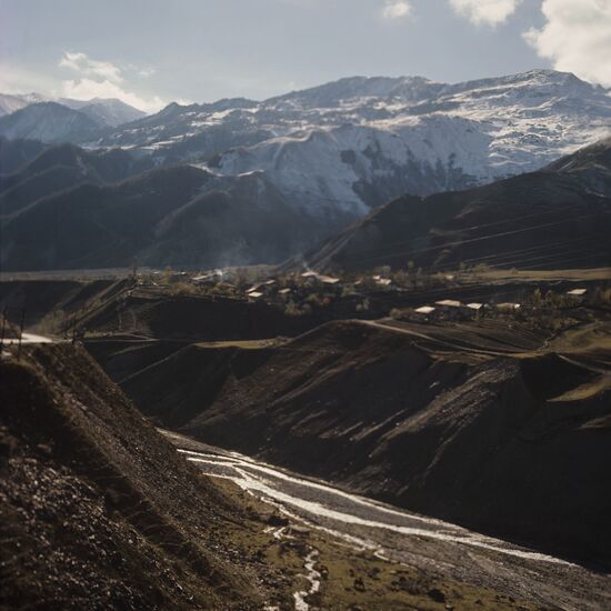 Zemo-Mleta village on Georgian Military Road