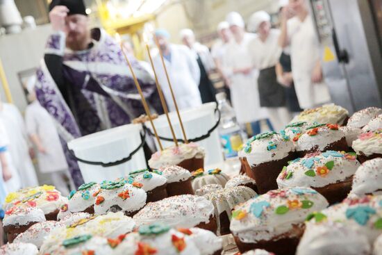 Russia Orthodox Easter Preparation