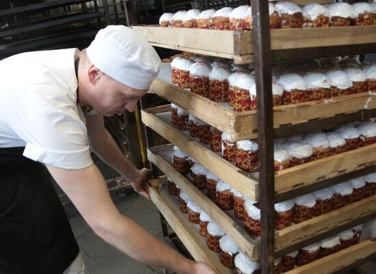 Russia Orthodox Easter Preparation