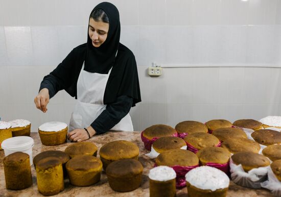 Russia Orthodox Easter Preparation