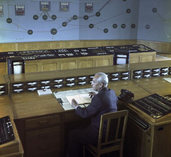 Pyotr Neporozhny. Joint Soviet Power Grid