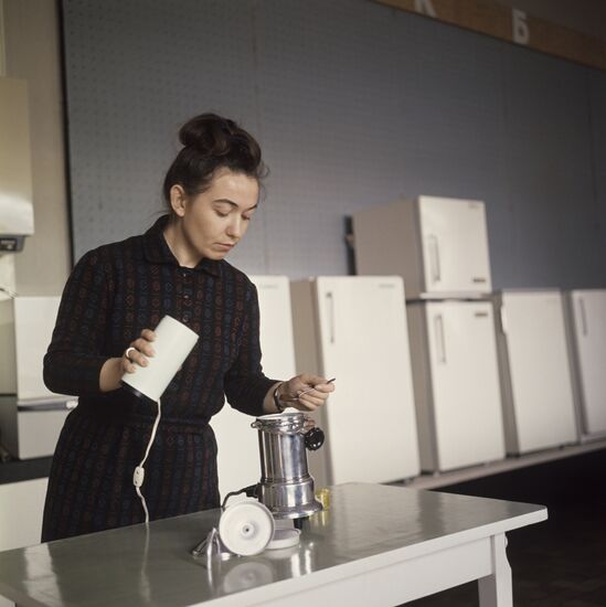 Coffee grinder and coffee maker