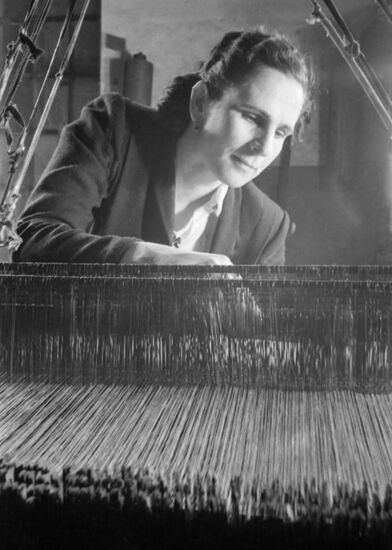 Soviet weaver Maria Vinogradova