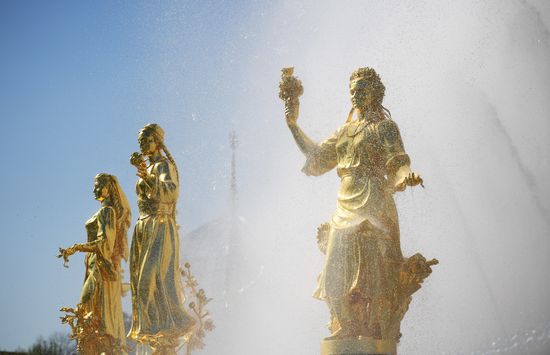Russia Fountain Season