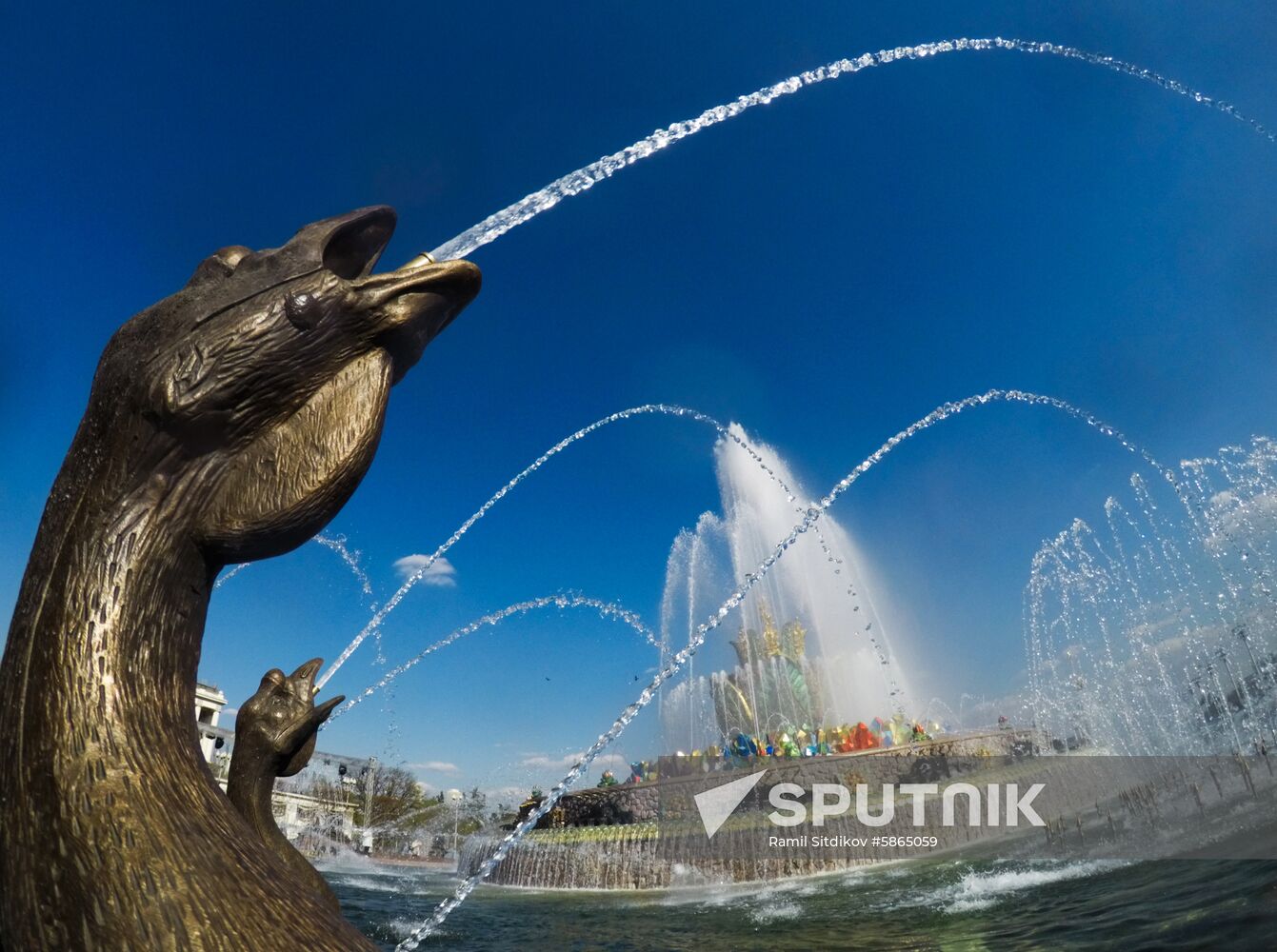 Russia Fountain Season