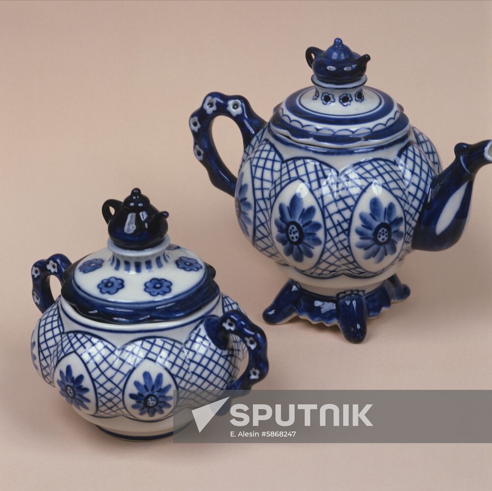 Gzhel folk craft
