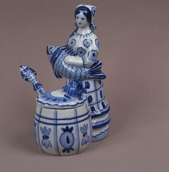 Gzhel folk craft
