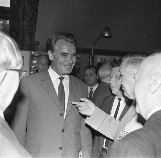 Soviet partisans meet with Stanislaw Wronski