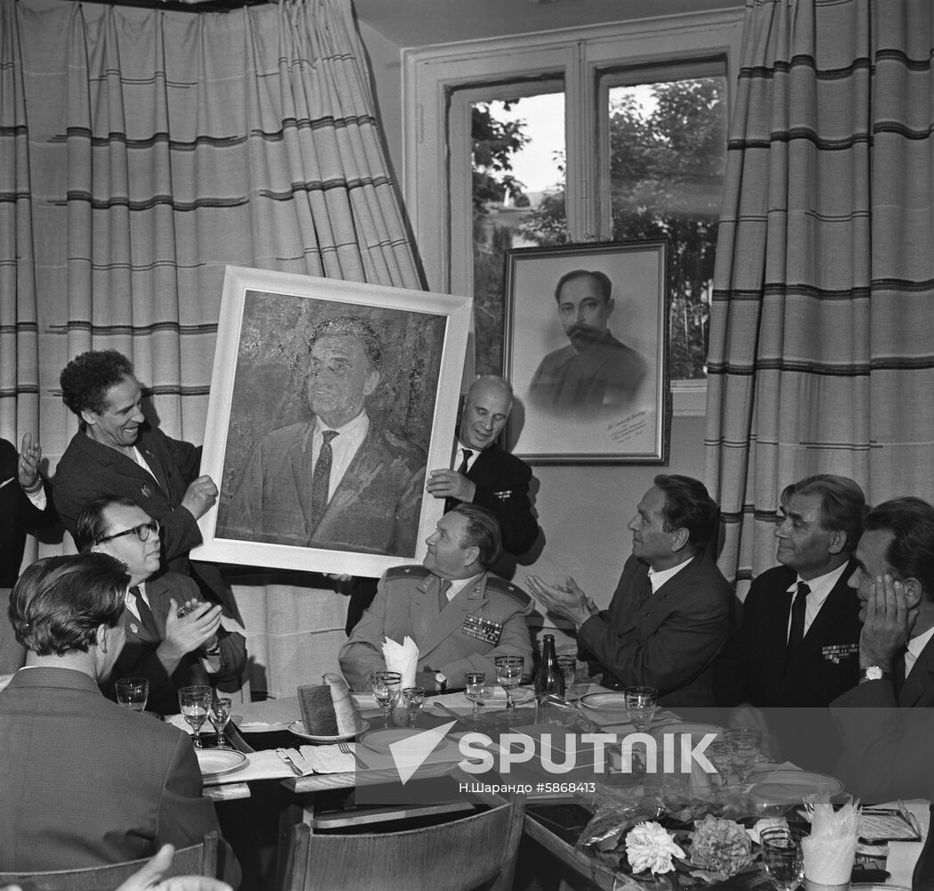 Soviet partisans meet with Stanislaw Wronski