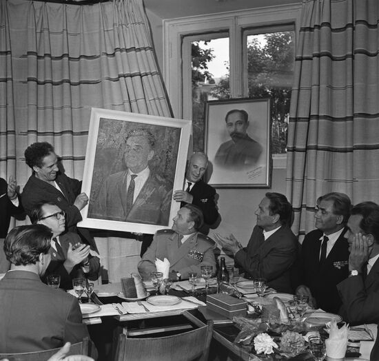 Soviet partisans meet with Stanislaw Wronski