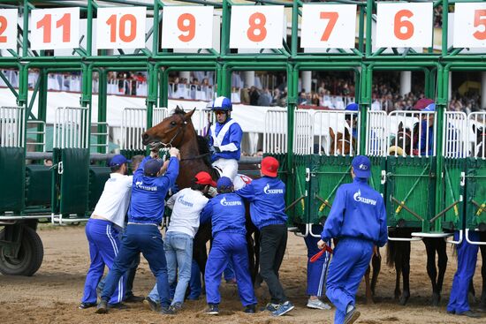 Russia Horse Race