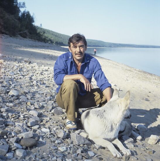 Yury Mochalov's Lena archeological expedition