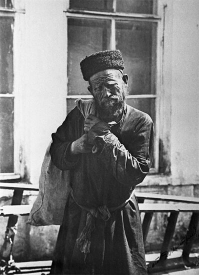 Photo by Maxim Dmitriyev from Volga Types and Scenes series