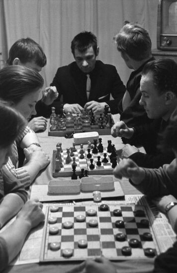 Chess tournament among people with hearing impairment