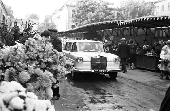 Collective farm market in Moscow