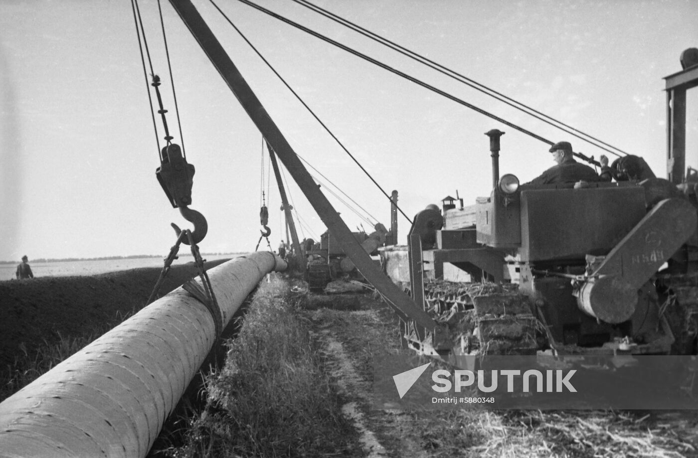 Building Stavropol-Moscow main pipeline