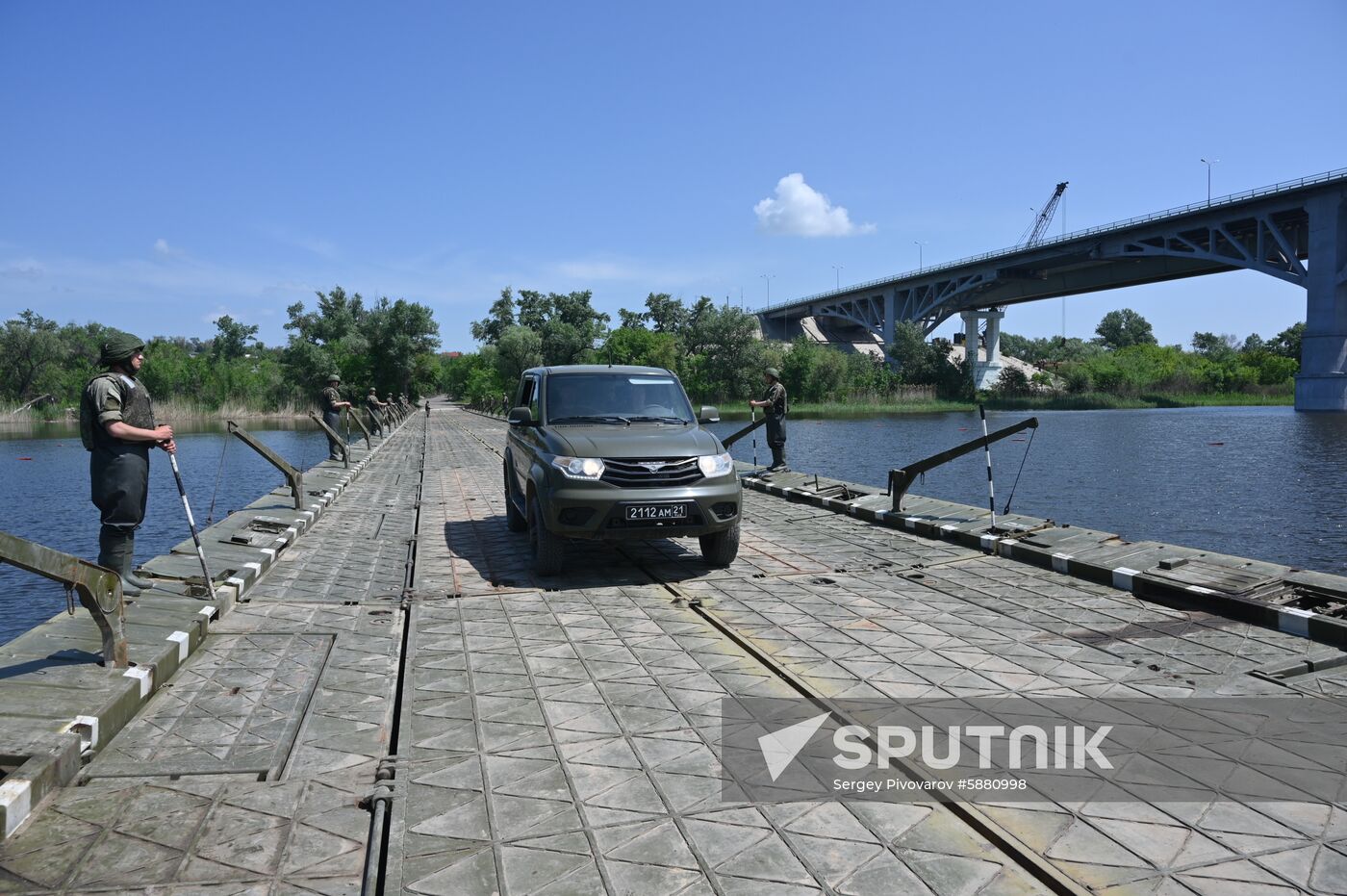 Russia Pontoon Crossing