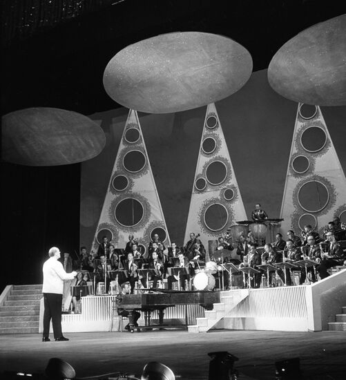 Music band from German Democratic Republic performs in USSR