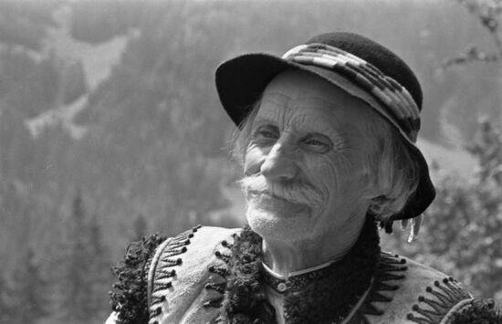 Woodcarver Stepan Karposhak from Hutstul village of Kosmach