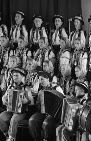 Children's choir of Hutsul village of Kosmach