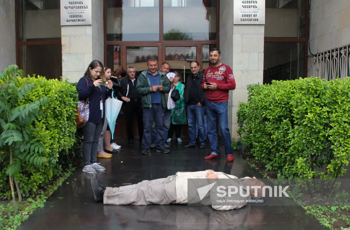 Armenia Courts Blocked